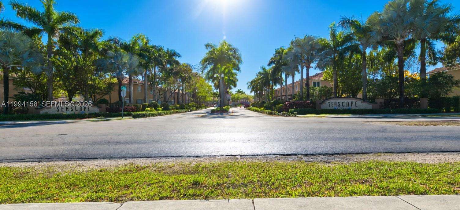 Towns At Seascape | N/A N/A | Picture 42