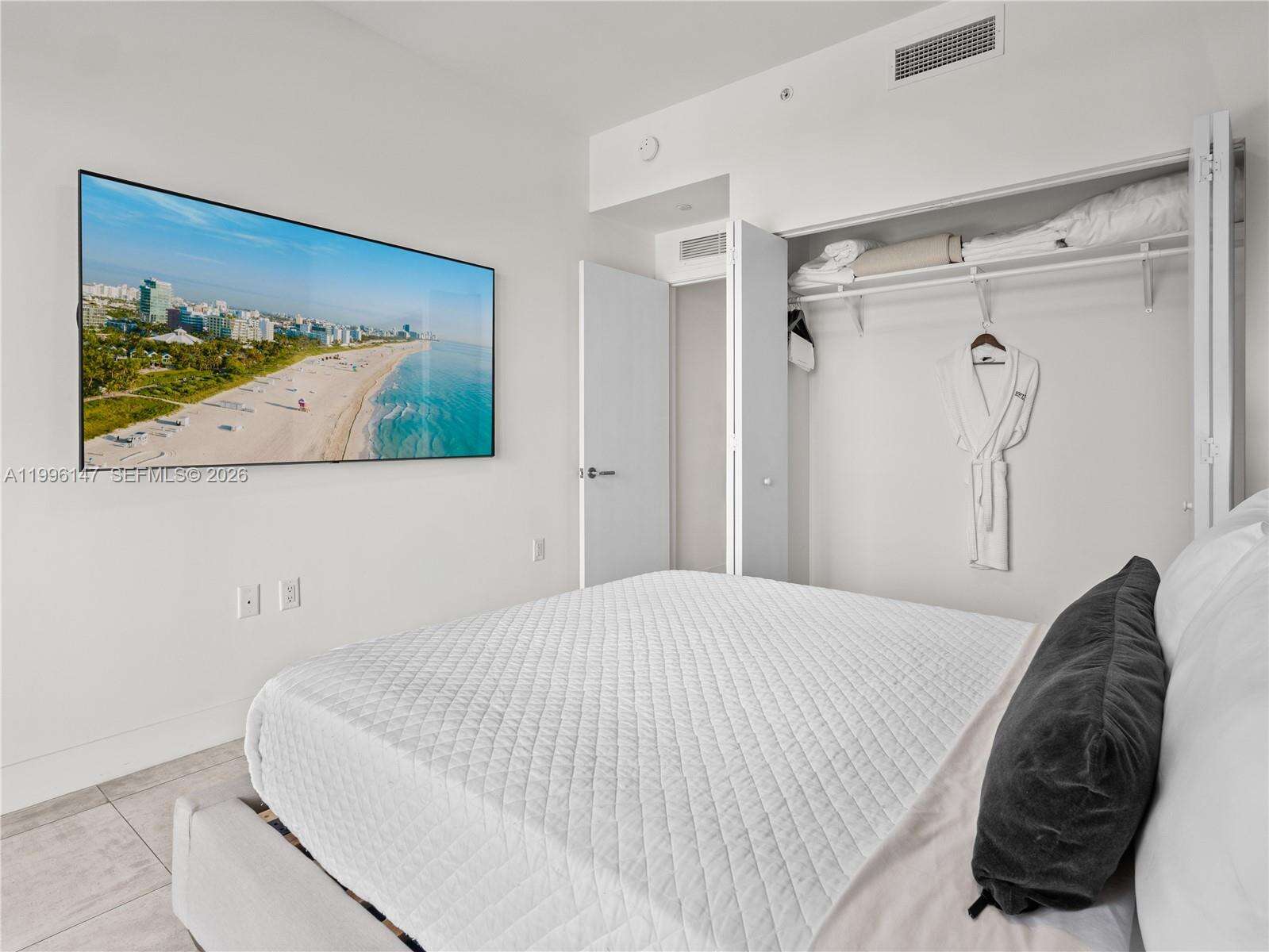 Smart Brickell | Unit #1403 Unit #1403 | Picture 9