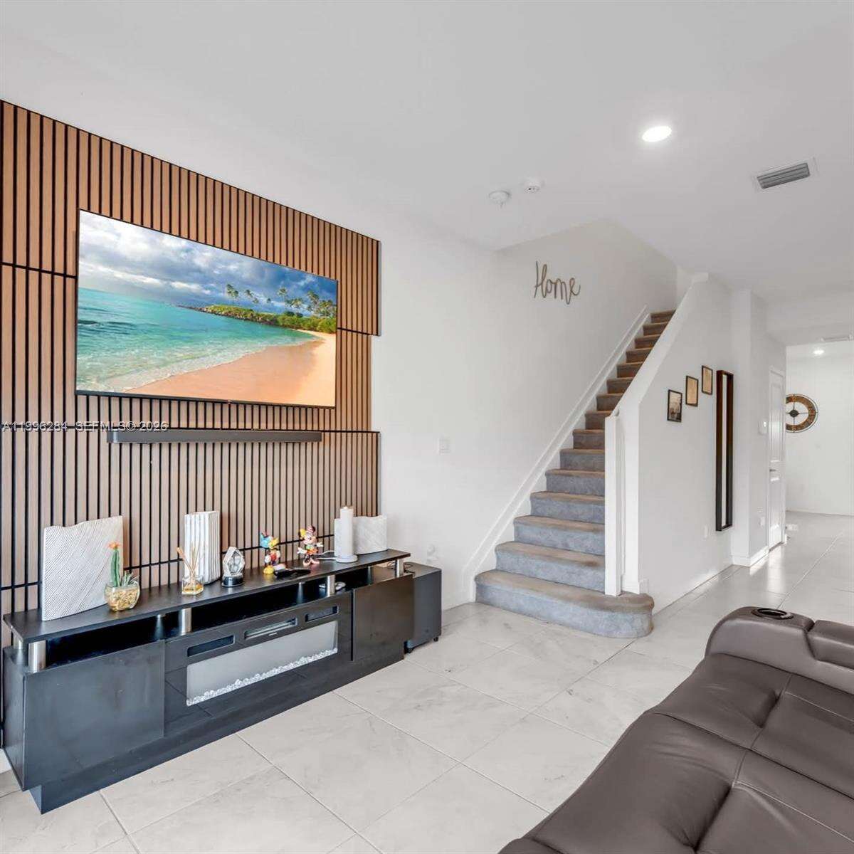 Tropical Breeze Townhouses | N/A N/A | Picture 4