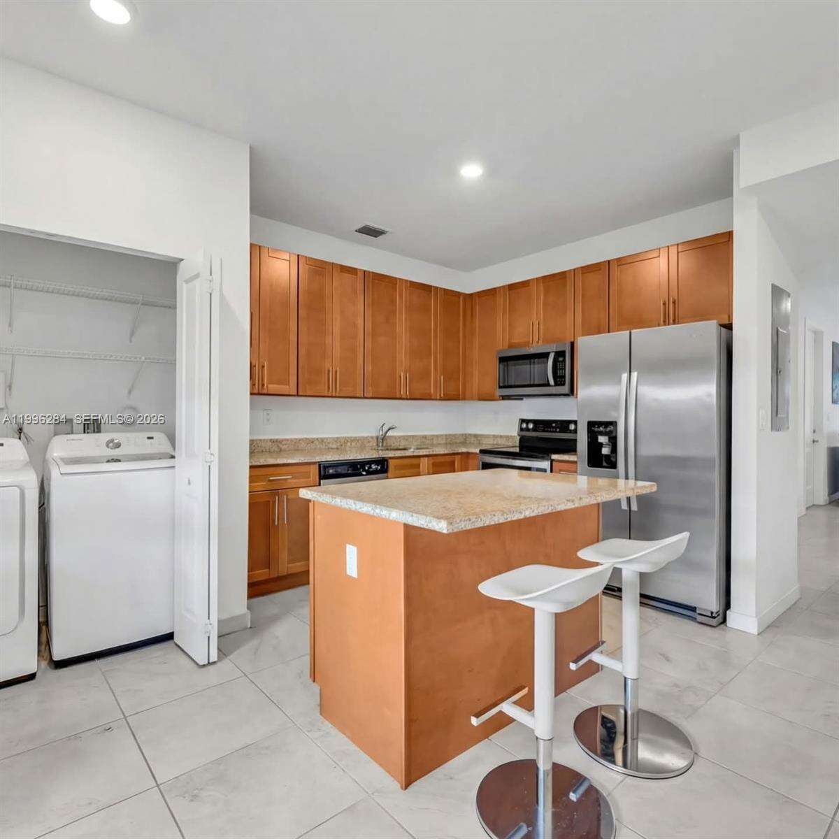 Tropical Breeze Townhouses | N/A N/A | Picture 5