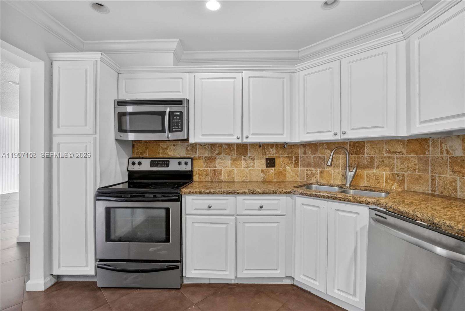 The Inverrary Country Club Apts Phase I | Unit #207 Unit #207 | Picture 8