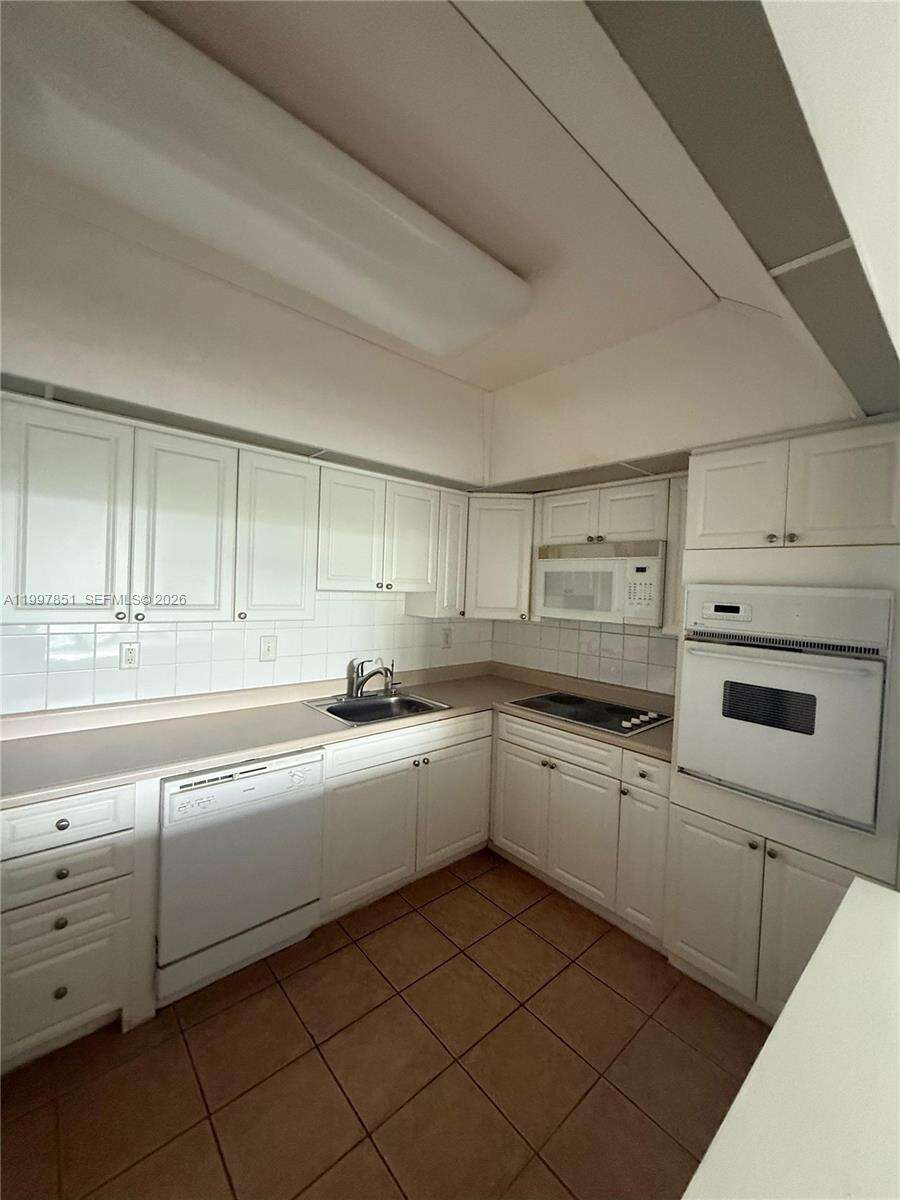 Oceanview Building B | Unit #319 Unit #319 | Picture 5