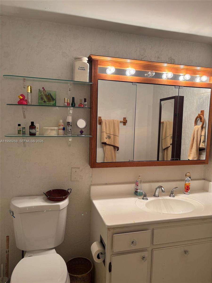 Hillcrest East No 22 | Unit #303 Unit #303 | Picture 16