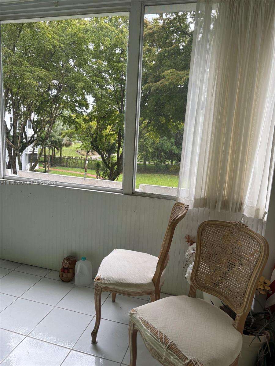 Hillcrest East No 22 | Unit #303 Unit #303 | Picture 10