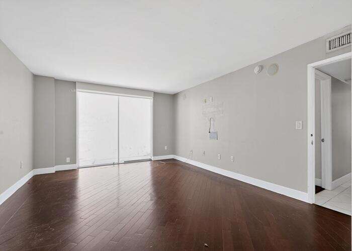 Le Trianon | Unit #23a Unit #23a | Picture 12
