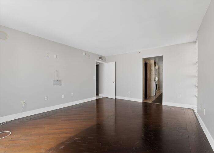 Le Trianon | Unit #23a Unit #23a | Picture 16