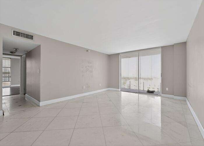 Le Trianon | Unit #23a Unit #23a | Picture 4