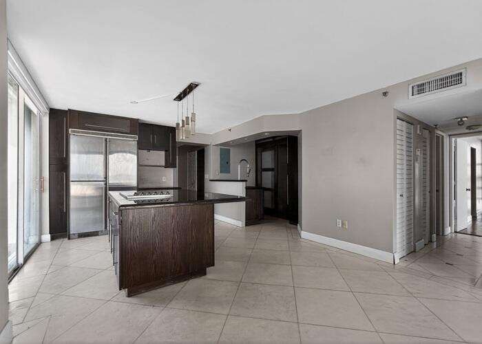 Le Trianon | Unit #23a Unit #23a | Picture 7
