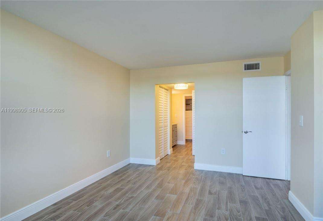 Colony Point 3 | Unit #105 Unit #105 | Picture 16