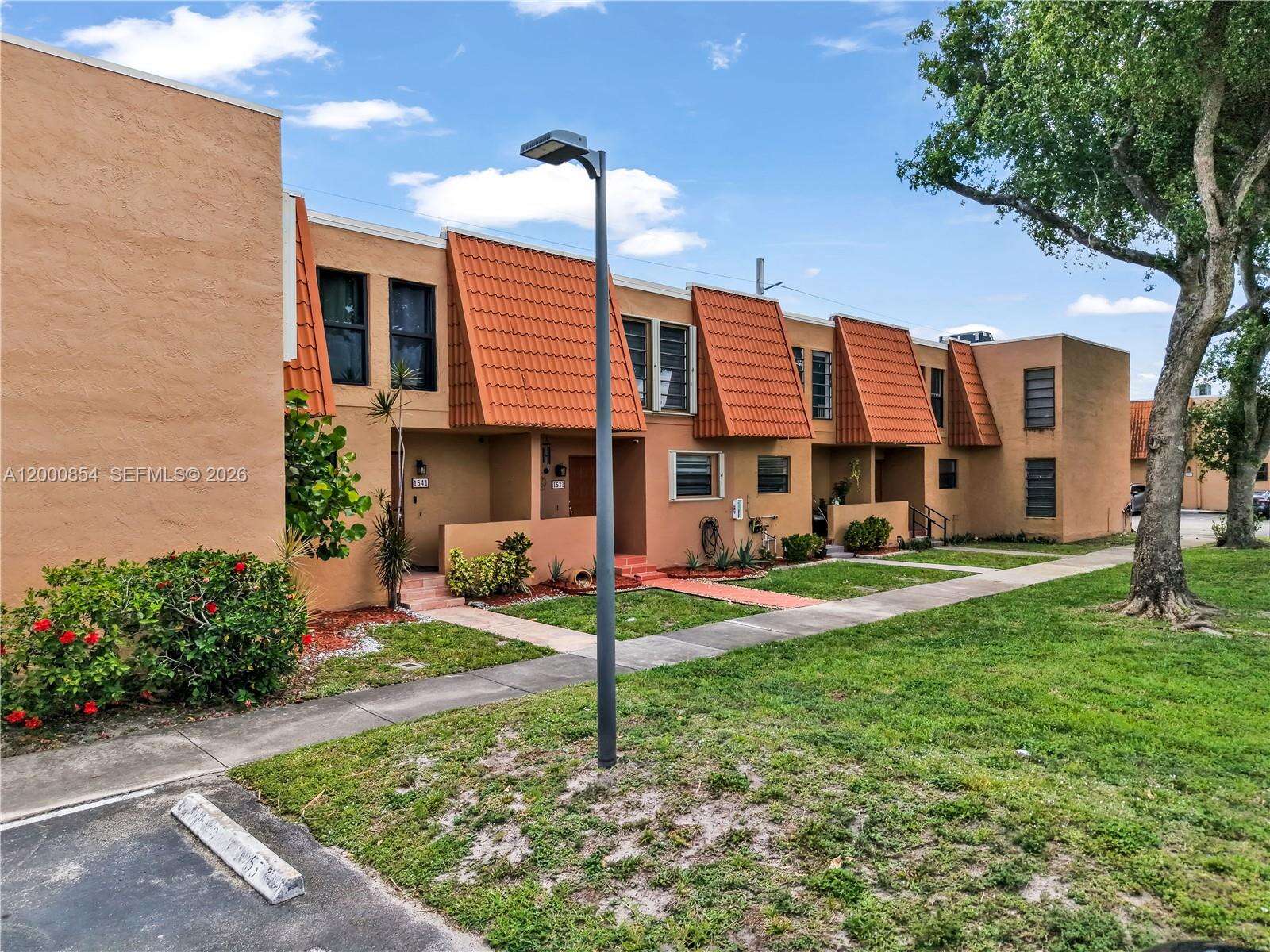 Westview Condominium No Three | Unit #186 Unit #186 | Picture 36