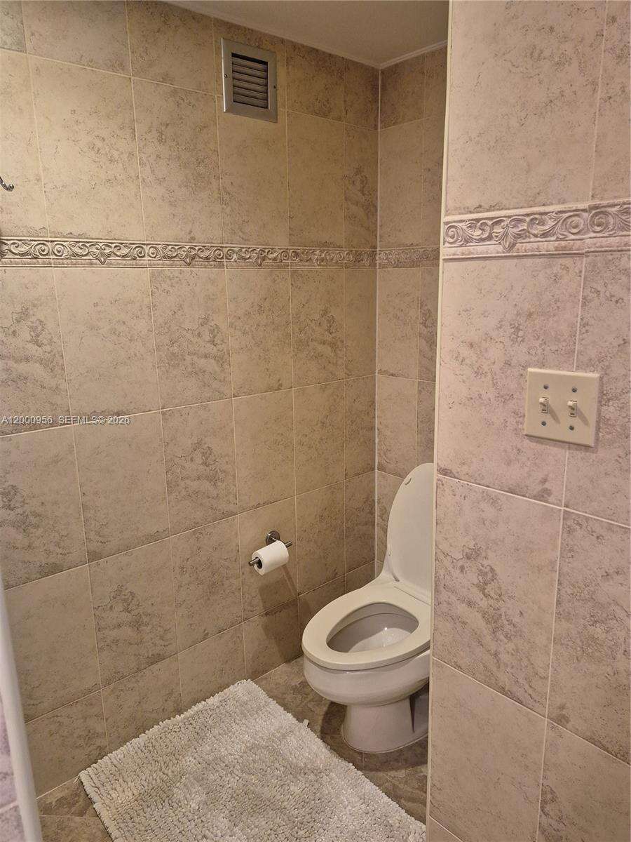 Malaga Towers | Unit #17C Unit #17C | Picture 22