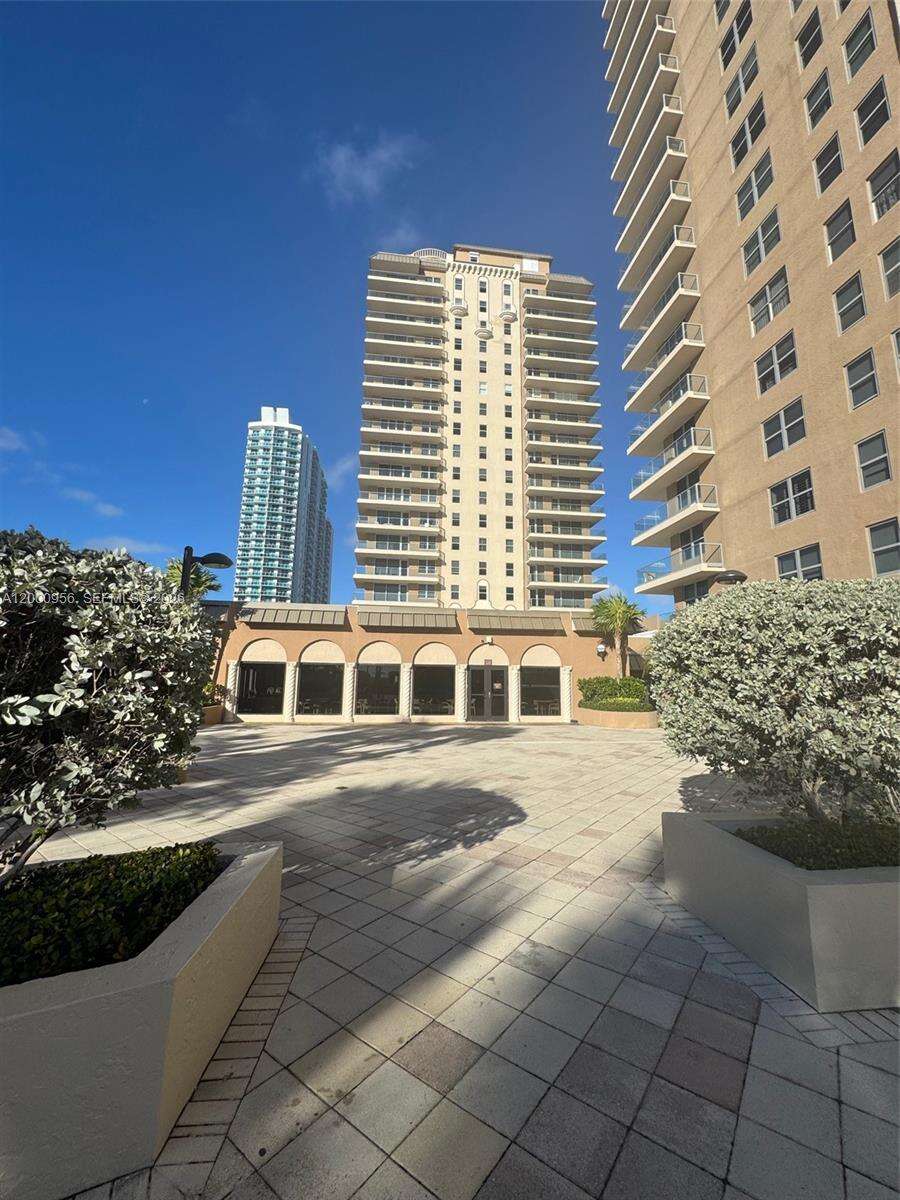 Malaga Towers | Unit #17C Unit #17C | Picture 33