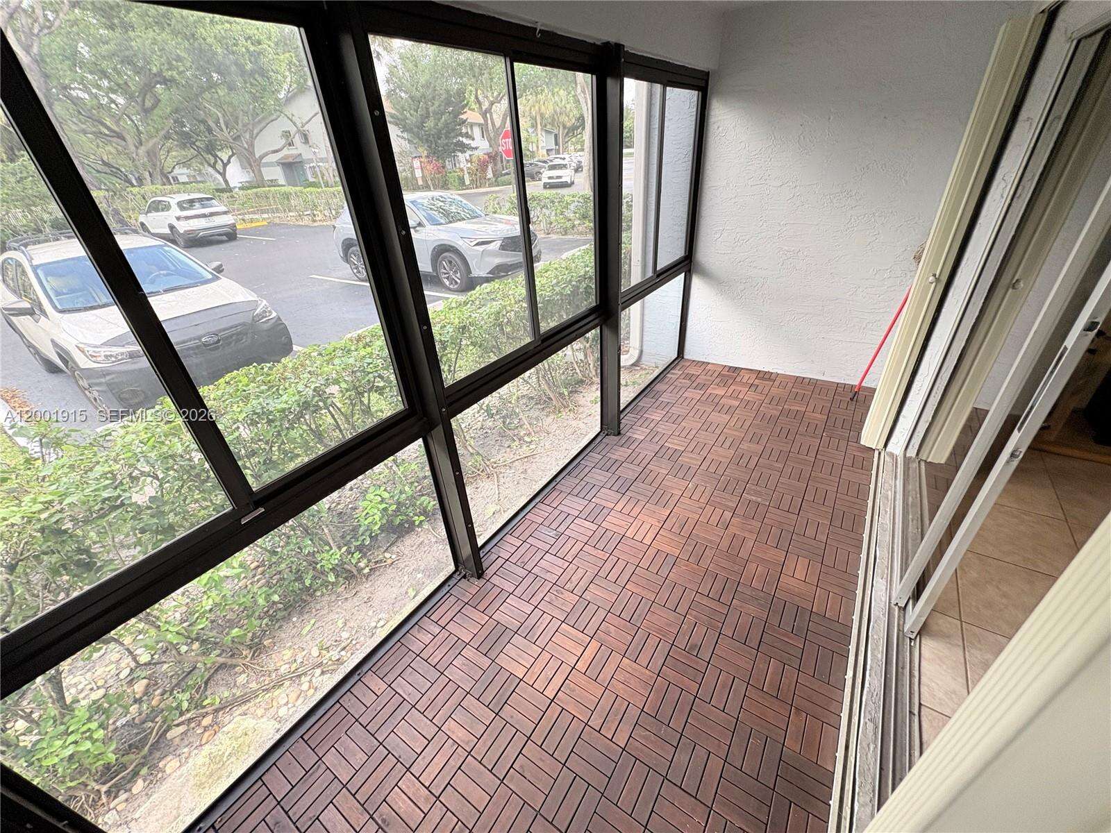 Lakes Of Oakland Forest | Unit #101 Unit #101 | Picture 11