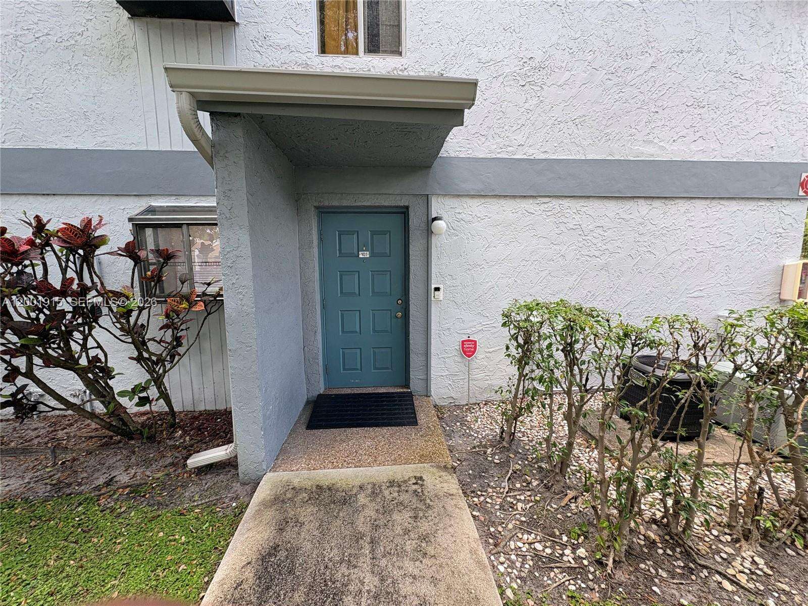 Lakes Of Oakland Forest | Unit #101 Unit #101 | Picture 12