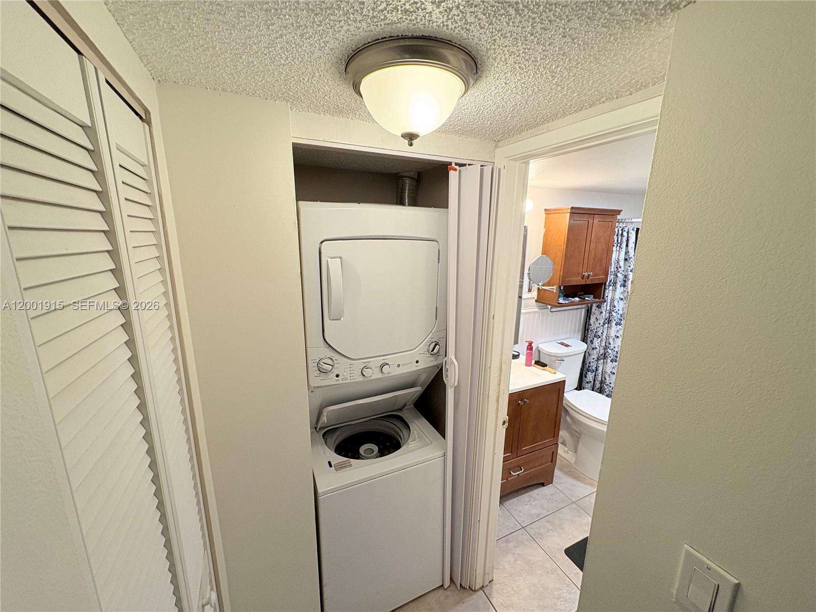 Lakes Of Oakland Forest | Unit #101 Unit #101 | Picture 5