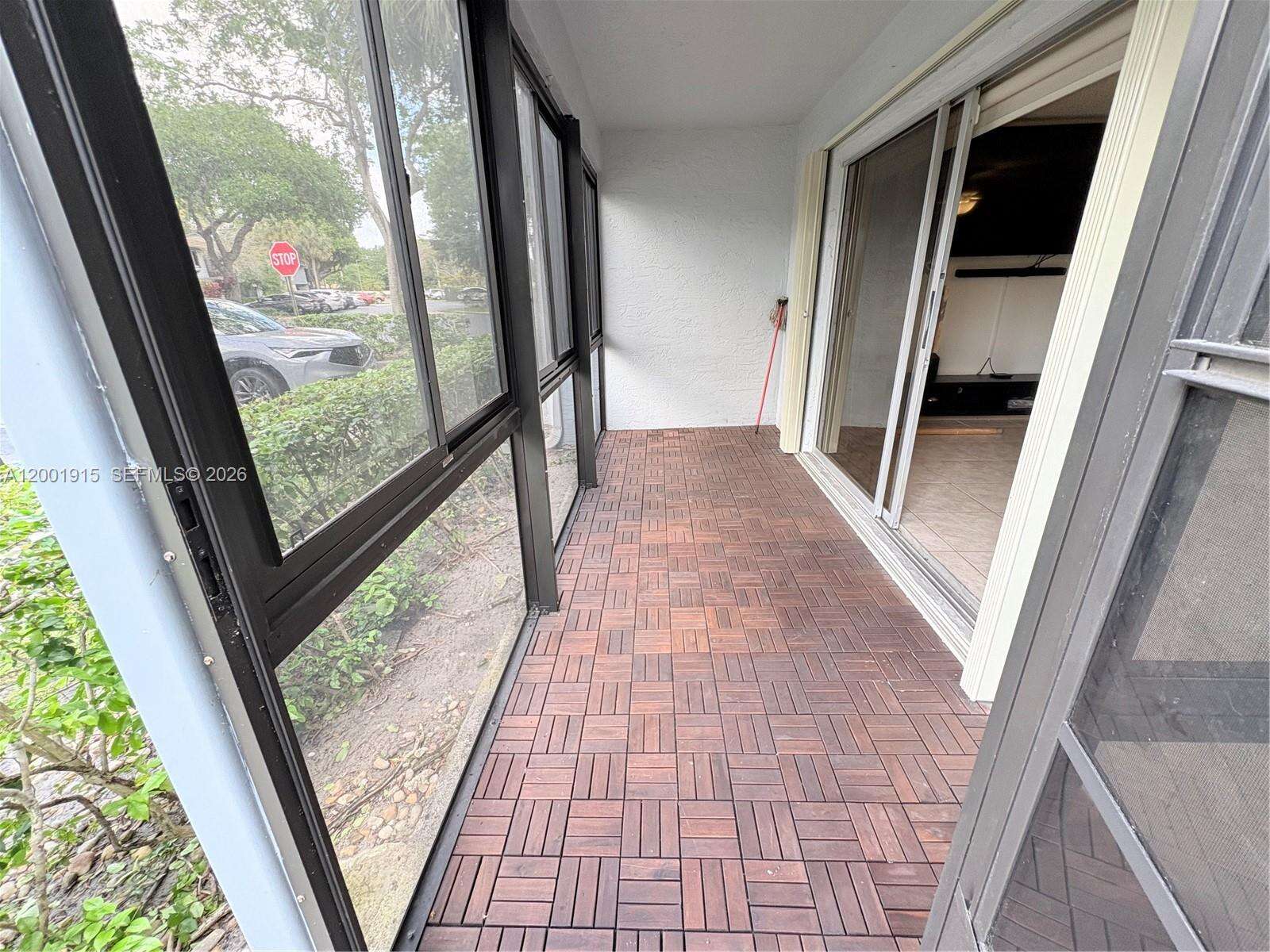 Lakes Of Oakland Forest | Unit #101 Unit #101 | Picture 10