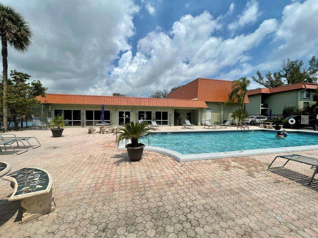 The Racquet Club Of Fort Lauderdale | Unit #J12 Unit #J12 | Picture 16