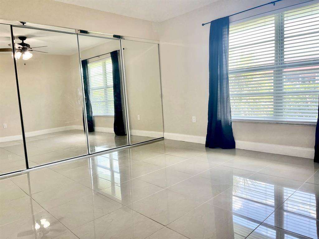The Racquet Club Of Fort Lauderdale | Unit #J12 Unit #J12 | Picture 7