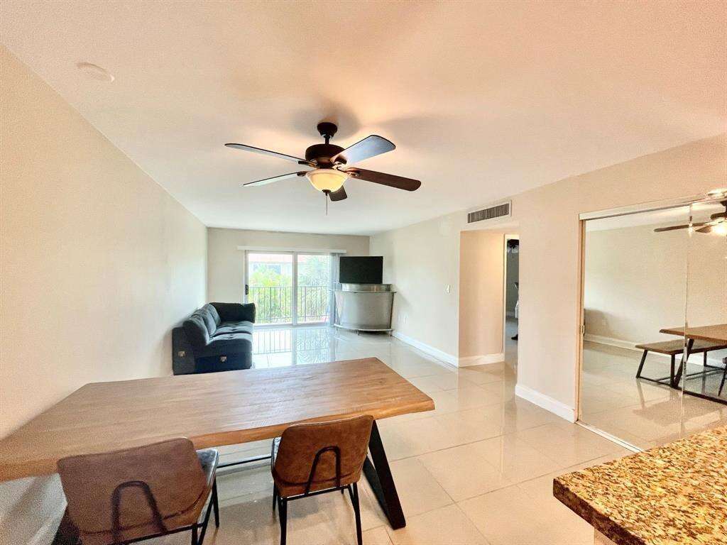 The Racquet Club Of Fort Lauderdale | Unit #J12 Unit #J12 | Picture 8