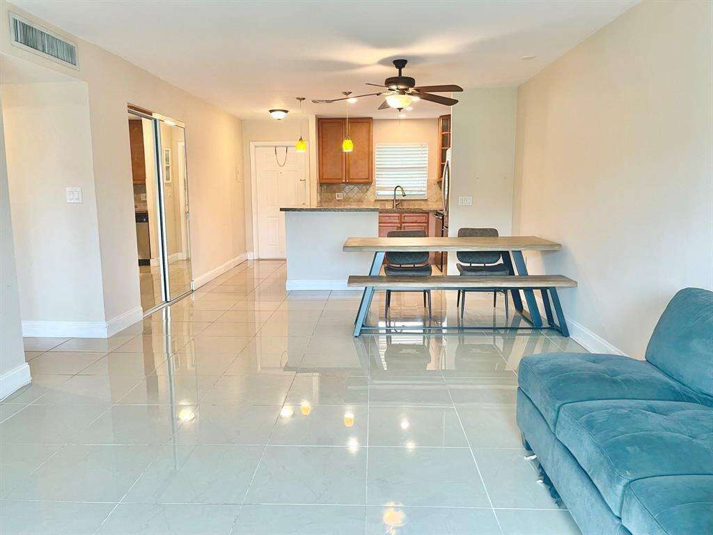 The Racquet Club Of Fort Lauderdale | Unit #J12 Unit #J12 | Picture 10