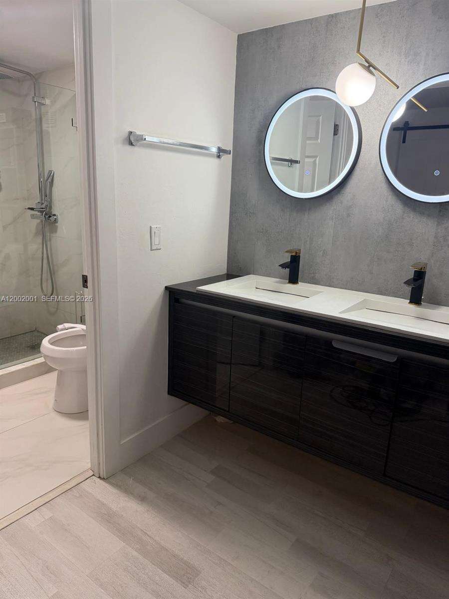 Cedar Glenn | Unit #208E Unit #208E | Picture 10