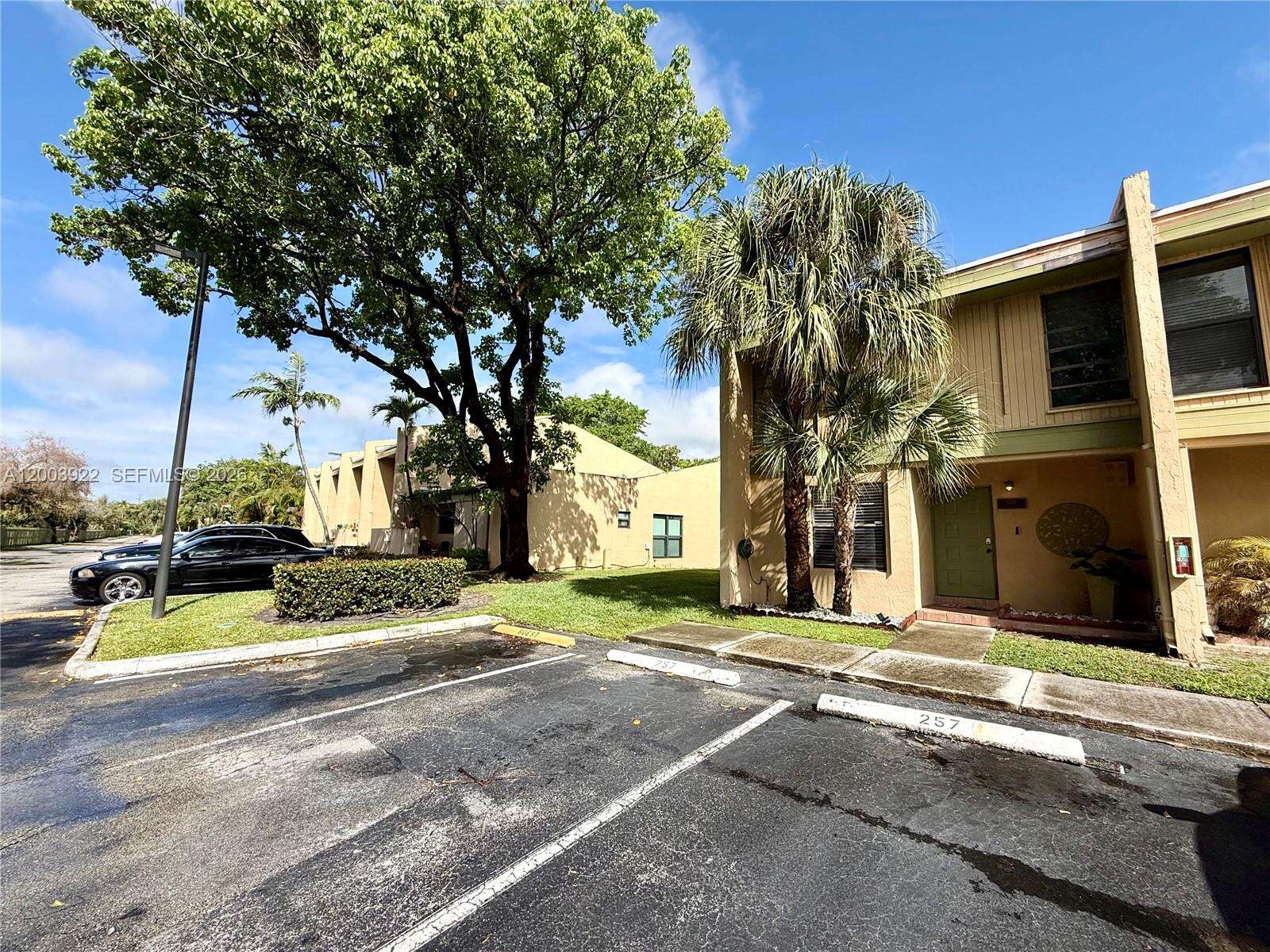 Westview Condominium No Four | Unit #257 Unit #257 | Picture 2