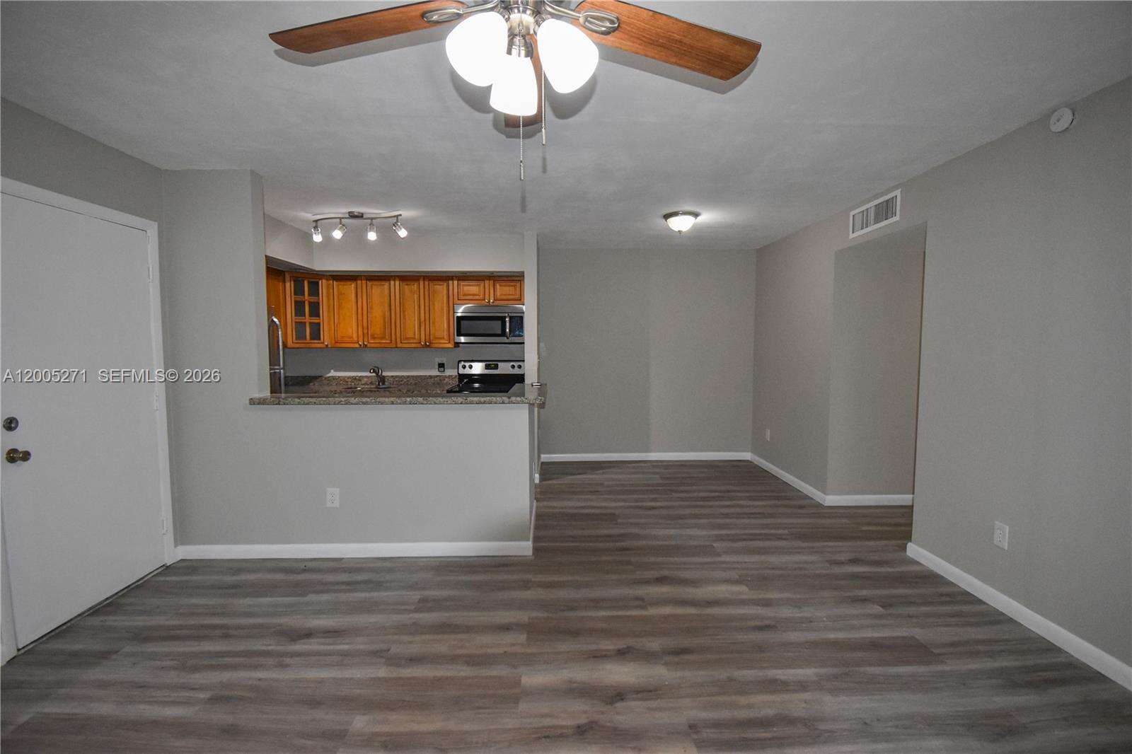 Belfort Condominium D | Unit #112 Unit #112 | Picture 4