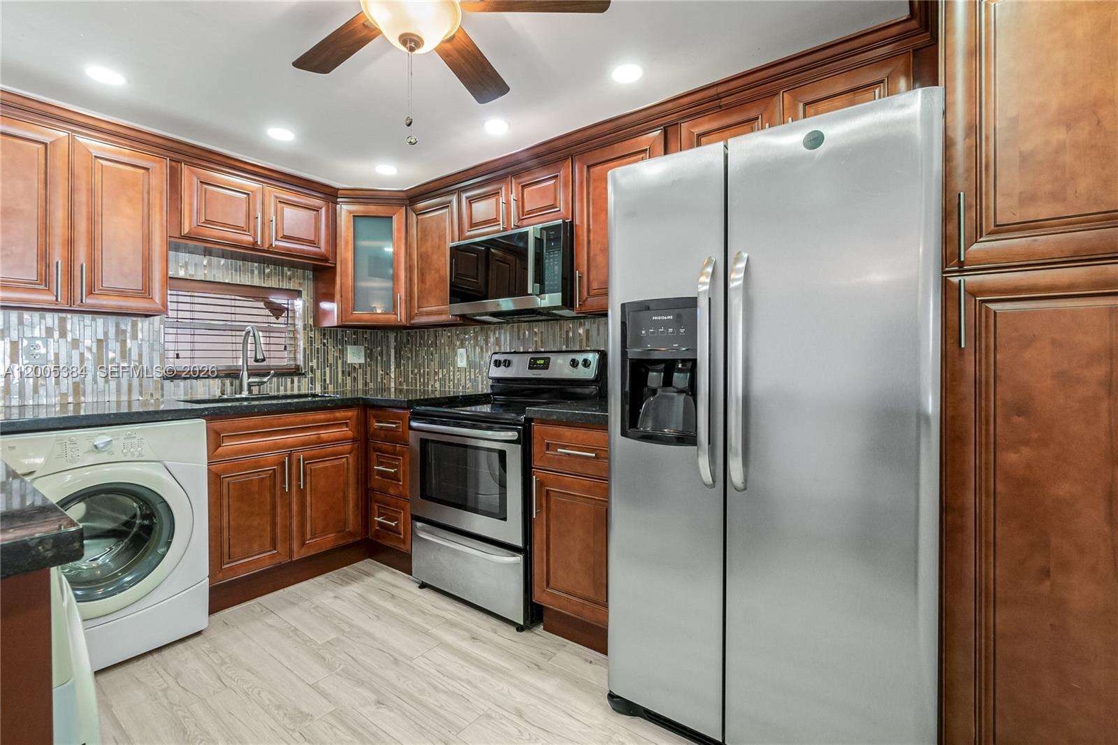 Hollybrook Golf And Tennis Club | Unit #209 Unit #209 | Picture 12