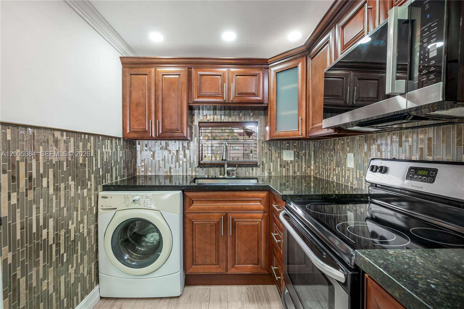 Hollybrook Golf And Tennis Club | Unit #209 Unit #209 | Picture 14