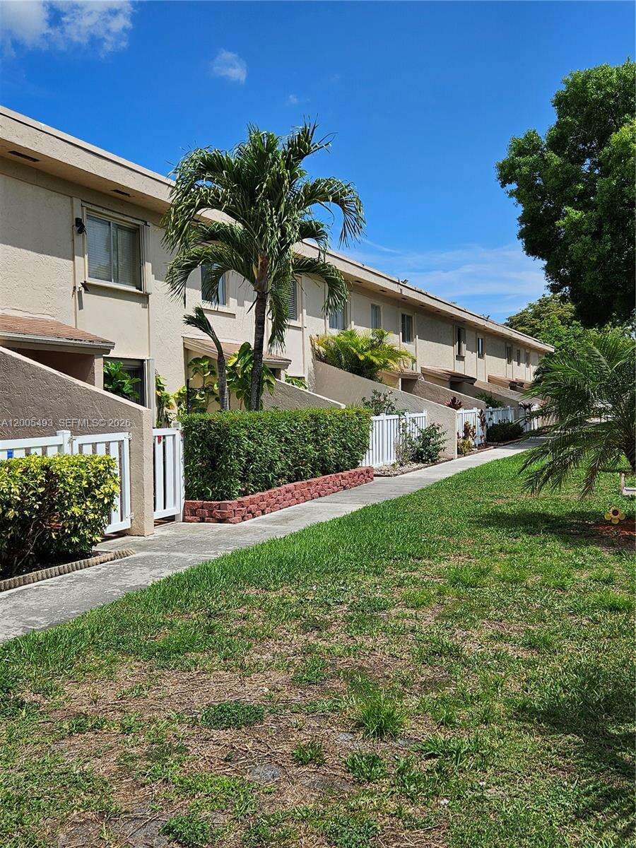 Townhomes Of Oriole Ii Nly 22 Of S 132 58 Of The Fol A Pt Of Par 1 Of Oriole Golf Tennis Club Sec 4 | Unit #F Unit #F | Picture 1