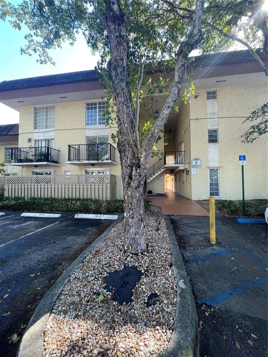 Courtyards At Kendall | Unit #6-229 Unit #6-229 | Picture 3