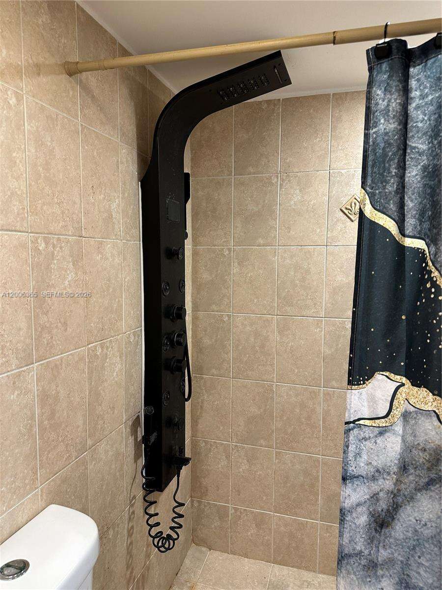 Lake Point Tower Condominium | Unit #810 Unit #810 | Picture 26