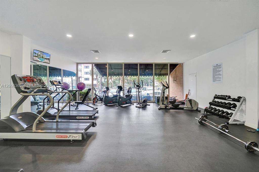 Lake Point Tower Condominium | Unit #810 Unit #810 | Picture 6