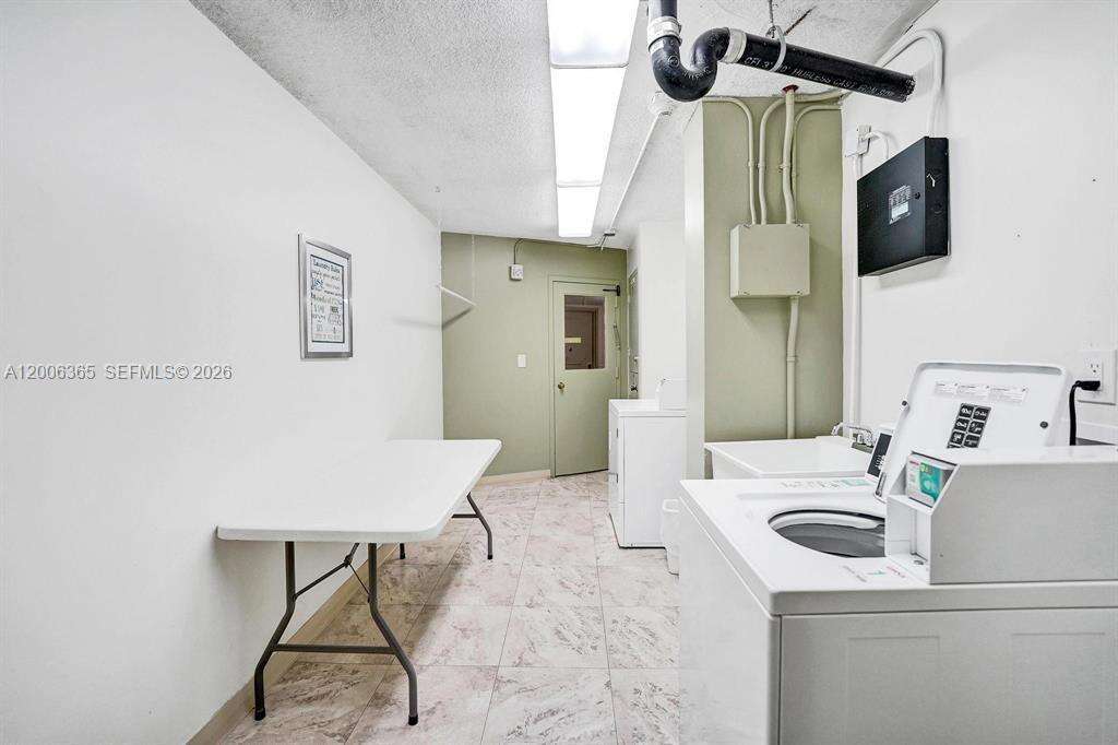 Lake Point Tower Condominium | Unit #810 Unit #810 | Picture 7