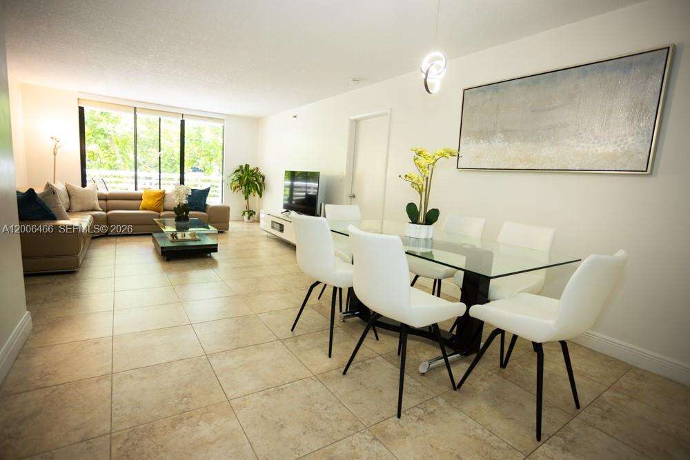 Parc Central Aventura East | Unit #214 Unit #214 | Picture 1