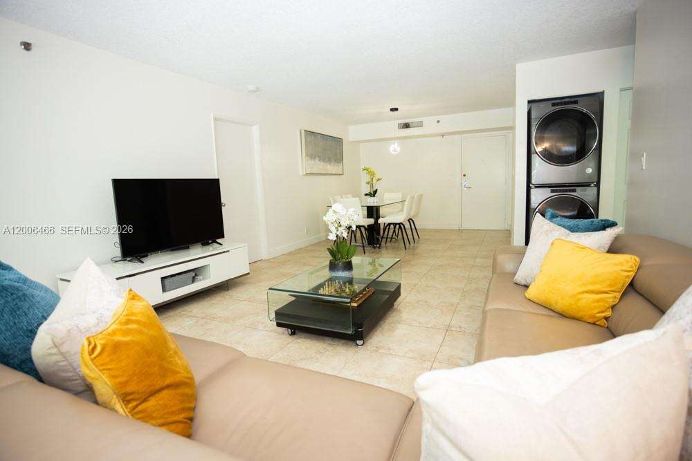 Parc Central Aventura East | Unit #214 Unit #214 | Picture 2