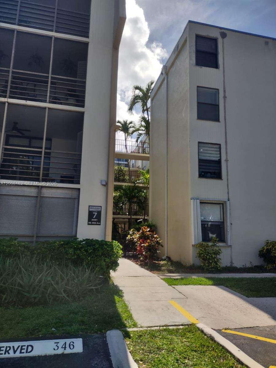 Villa Dorada | Unit #320-7 Unit #320-7 | Picture 9