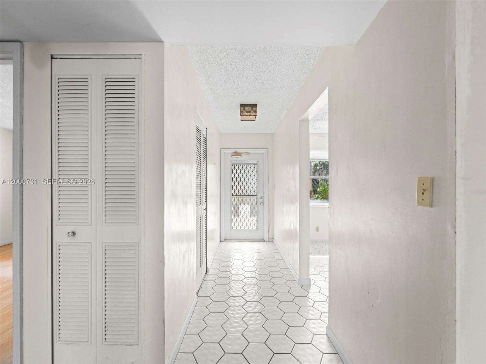 Palm Lakes | Unit #102 Unit #102 | Picture 14