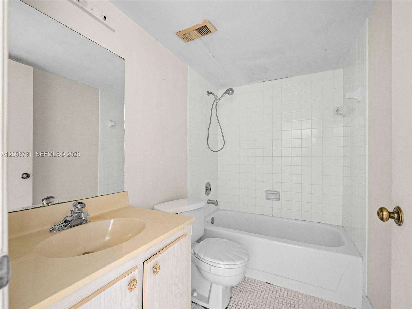 Palm Lakes | Unit #102 Unit #102 | Picture 16