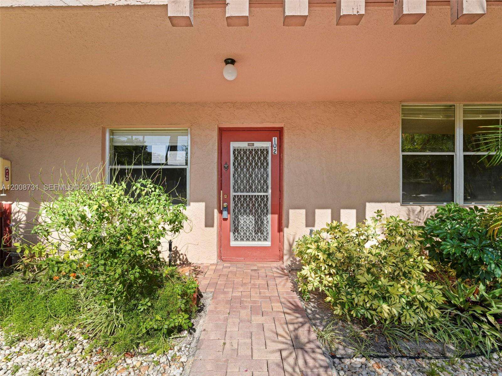Palm Lakes | Unit #102 Unit #102 | Picture 4