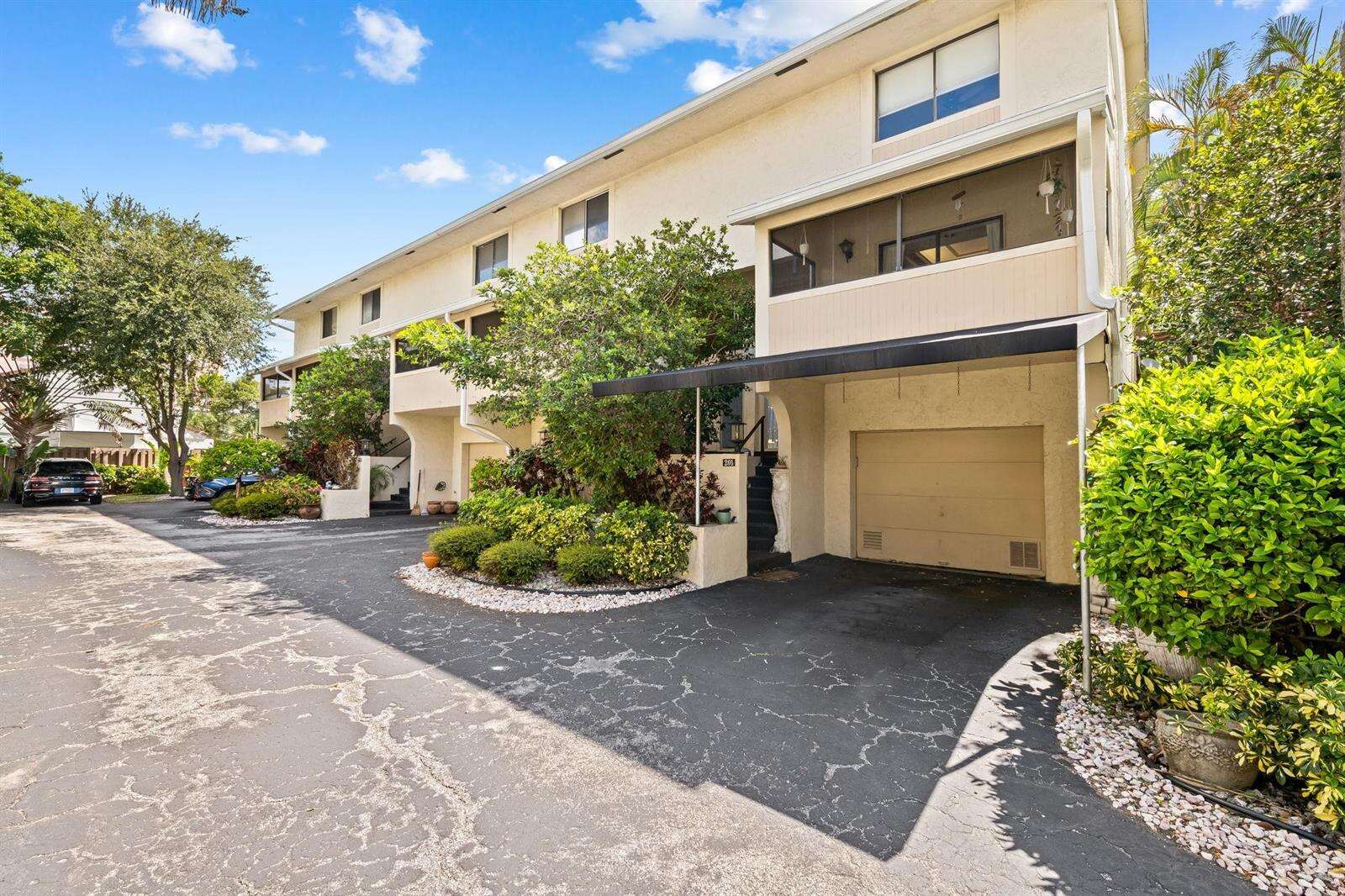 Tor Palm Townhouses | Unit #201 Unit #201 | Picture 2