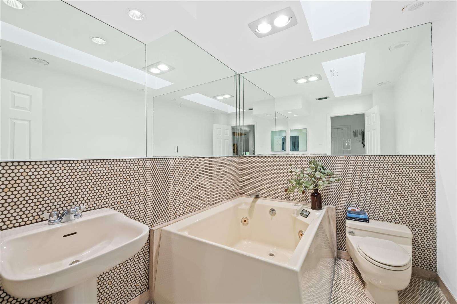 Tor Palm Townhouses | Unit #201 Unit #201 | Picture 20