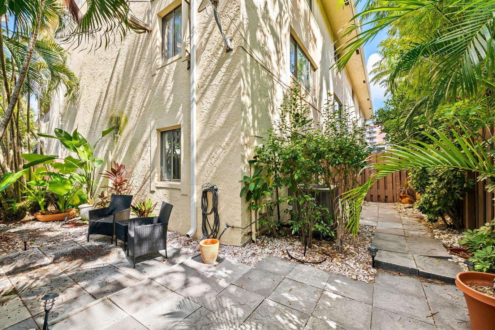 Tor Palm Townhouses | Unit #201 Unit #201 | Picture 25