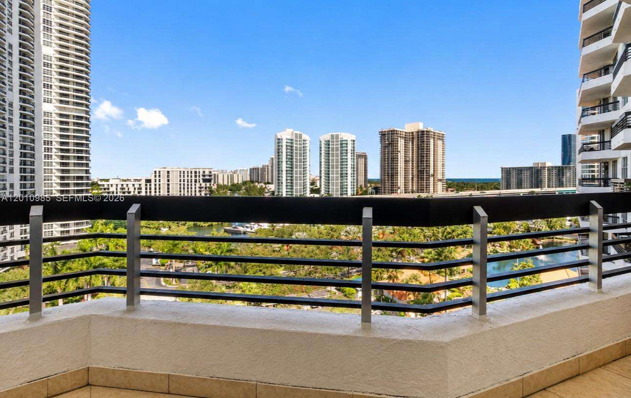 Mystic Pointe Condo No One | Unit #1209 Unit #1209 | Picture 1