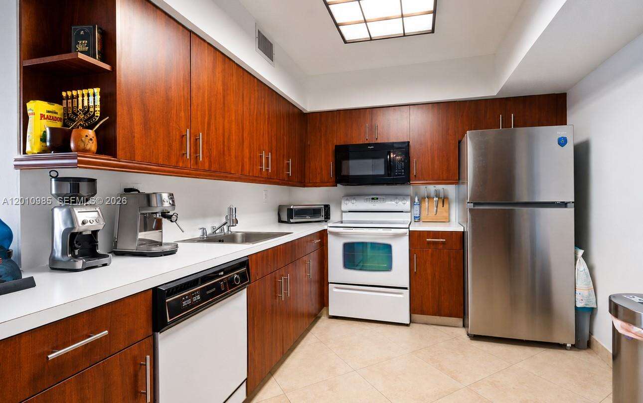 Mystic Pointe Condo No One | Unit #1209 Unit #1209 | Picture 6