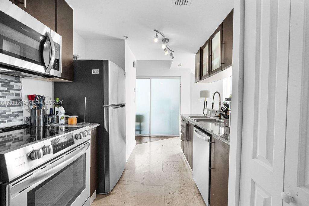 1800 Biscayne Plaza | Unit #306 Unit #306 | Picture 12