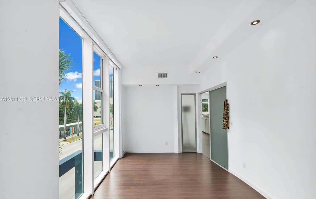 1800 Biscayne Plaza | Unit #306 Unit #306 | Picture 9