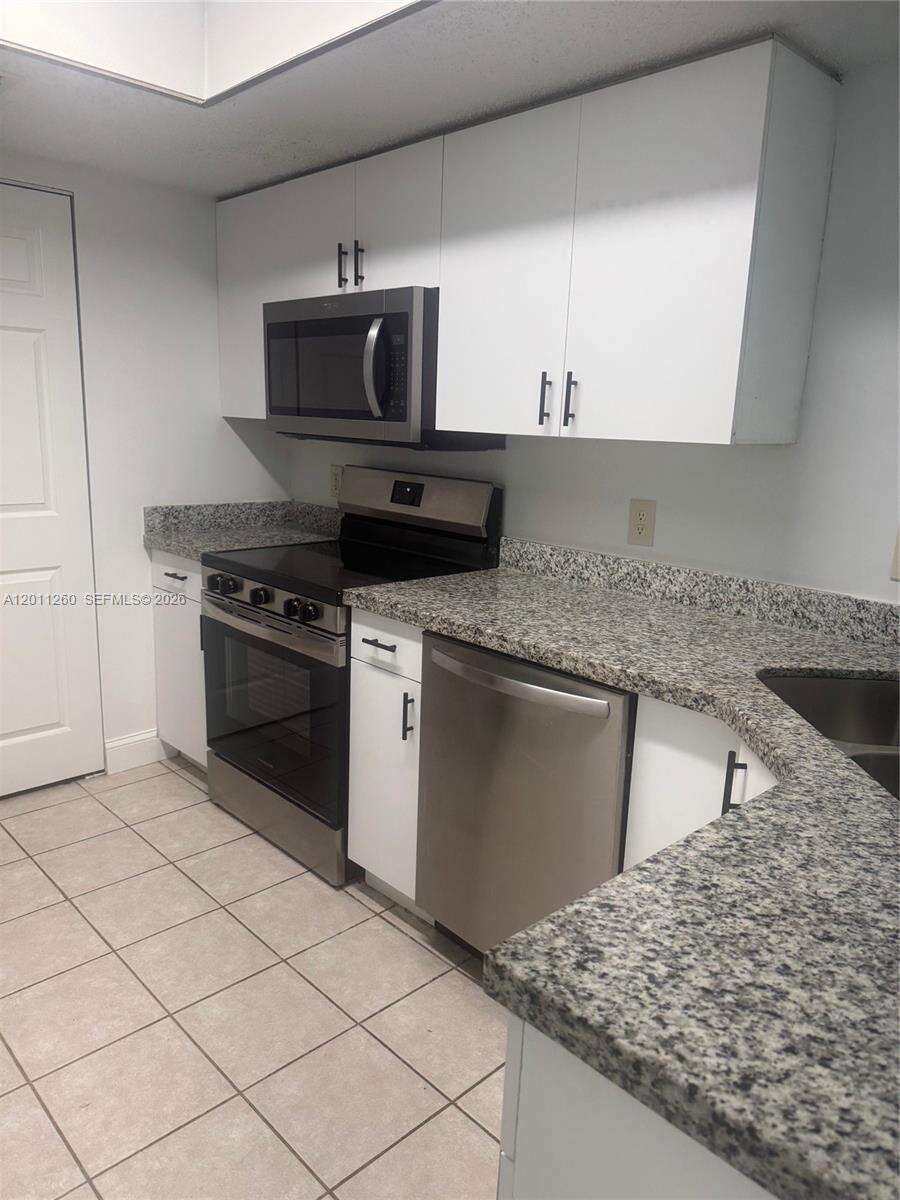 Evergreen Lakes | Unit #103 Unit #103 | Picture 28