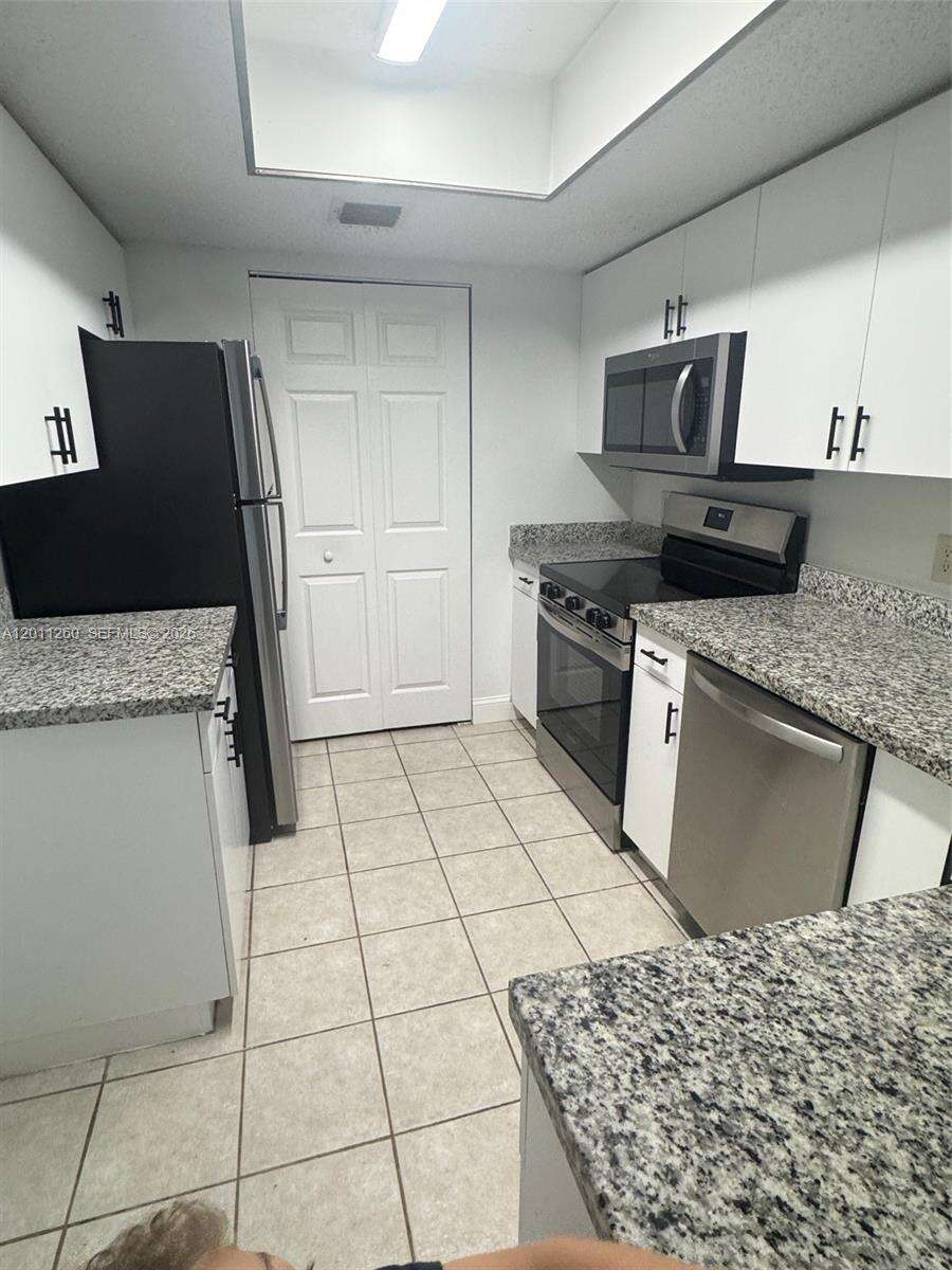 Evergreen Lakes | Unit #103 Unit #103 | Picture 33