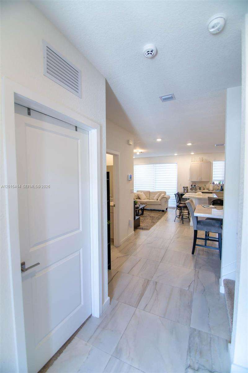 Towns At Seascape | N/A N/A | Picture 24